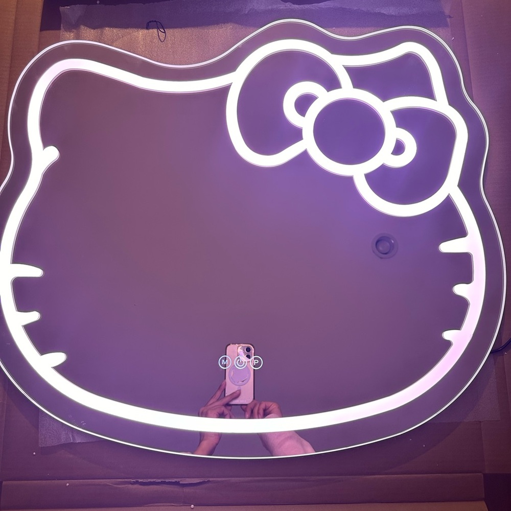 Hello Kitty mirrow